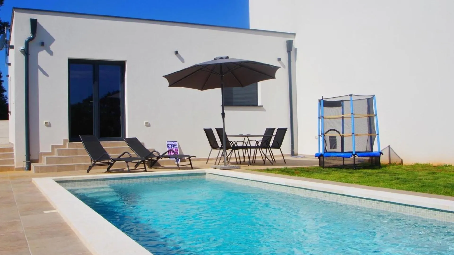 Ferienhaus Mit Privatpool Fuer 2 Personen 2 Kinder Ca 50 M In Sisan, Istrien Medulin Und Umgebung